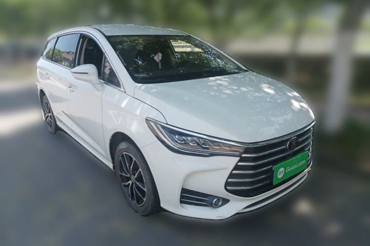 Used BYD Song MAX 2018 1.5T Manual Smart Connect Luxury 6-Seater Front Right 45 Deg