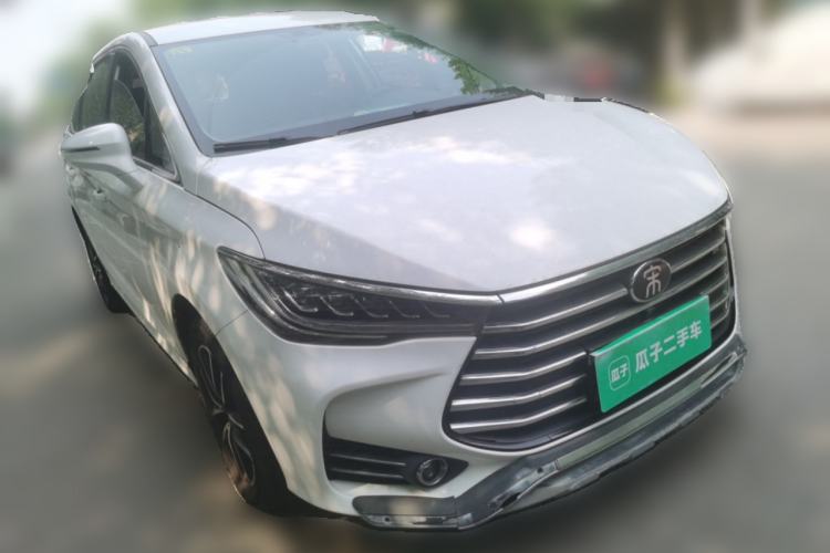 Used BYD Song MAX 2018 1.5T Manual Smart Connect Luxury 6-Seater Front Right 45 Deg