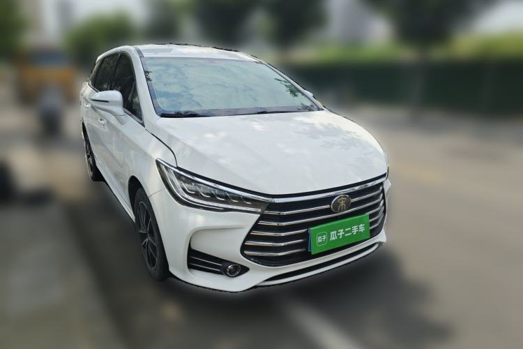 Used BYD Song MAX 2018 1.5T Manual Smart Connect Luxury 6-Seater Front Right 45 Deg
