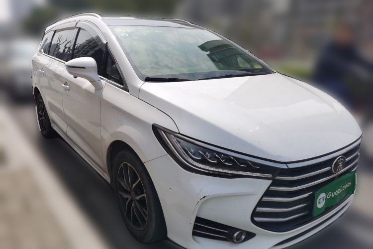 Used BYD Song MAX 2018 1.5T Automatic Smart Connect Elite Model with 6 Seats Front Right 45 Deg
