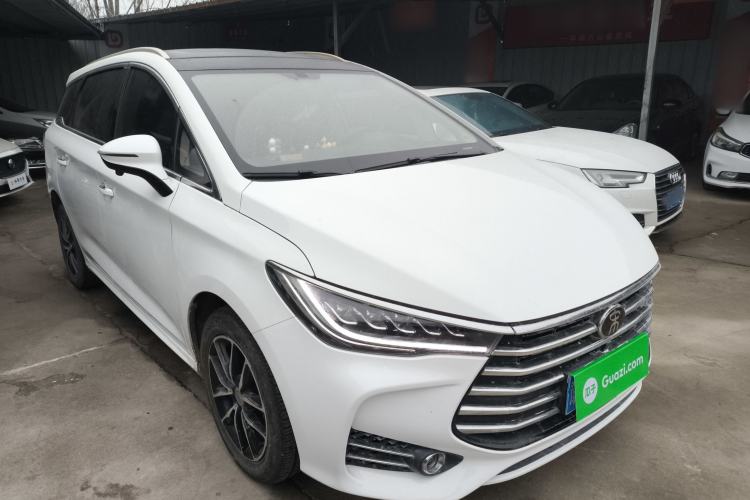 Used BYD Song MAX 2018 1.5T Automatic Smart Connect Elite Model with 6 Seats Front Right 45 Deg
