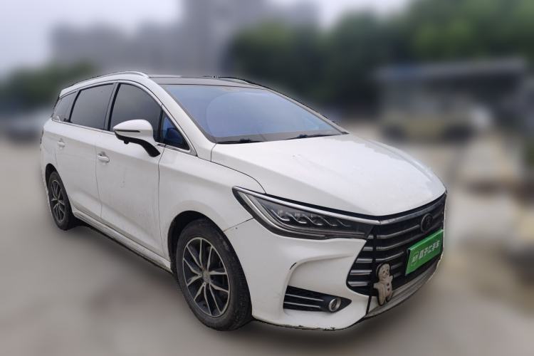 Used BYD Song MAX 2018 1.5T Automatic Smart Connect Elite Model with 6 Seats Front Right 45 Deg