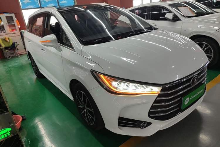 Used BYD Song MAX 2018 1.5T Automatic Smart Connect Flagship 7-Seater Front Right 45 Deg