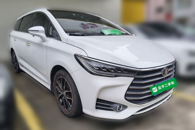 Used BYD Song MAX 2018 1.5T Automatic Smart Connect Elite Model with 6 Seats Front Right 45 Deg
