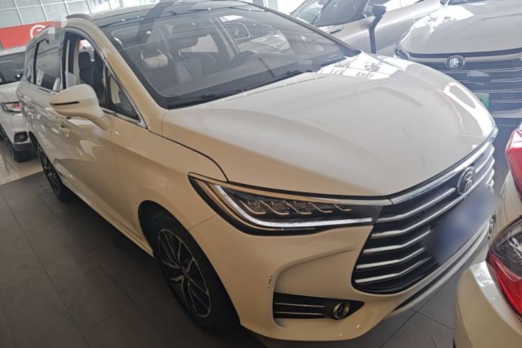 Used BYD Song MAX 2018 1.5T Automatic Smart Connect Luxury 6-Seater Front Right 45 Deg