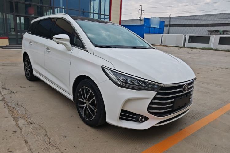 Used BYD Song MAX 2018 1.5T Automatic Smart Connect Luxury 6-Seater Front Right 45 Deg