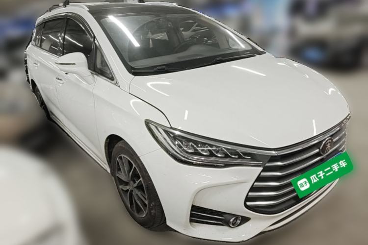 Used BYD Song MAX 2018 1.5T Automatic Smart Connect Elite Model with 6 Seats Front Right 45 Deg