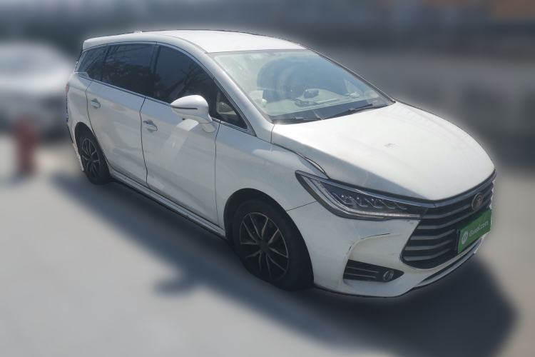 Used BYD Song MAX 2018 1.5T Automatic Smart Connect Luxury 6-Seater Front Right 45 Deg