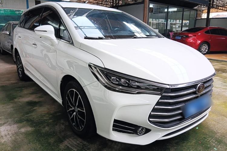 Used BYD Song MAX 2018 1.5T Automatic Smart Connect Luxury 6-Seater Front Right 45 Deg