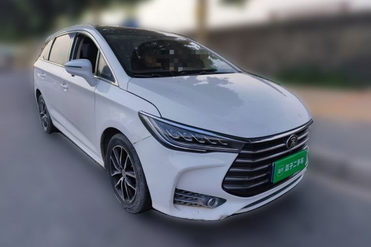 Used BYD Song MAX 2018 1.5T Automatic Smart Connect Elite Model with 6 Seats Front Right 45 Deg