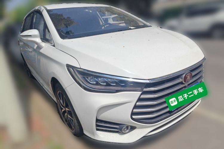 Used BYD Song MAX 2018 1.5T Manual Smart Connect Luxury 6-Seater Front Right 45 Deg