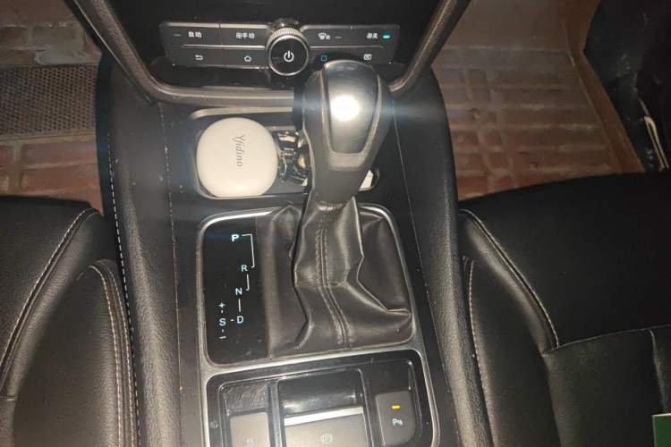 Used BYD Song MAX 2018 1.5T Automatic Smart Connect Elite Model with 6 Seats Gear Lever