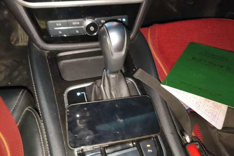 Used BYD Song MAX 2018 1.5T Automatic Smart Connect Elite Model with 6 Seats Gear Lever
