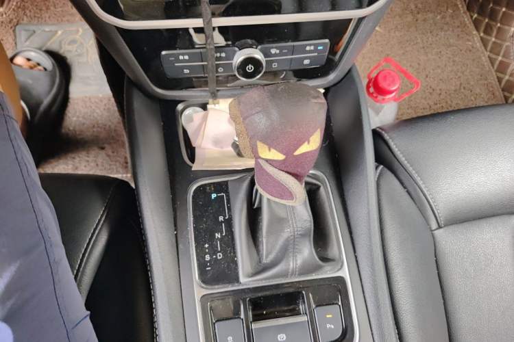 Used BYD Song MAX 2018 1.5T Automatic Smart Connect Luxury 6-Seater Gear Lever