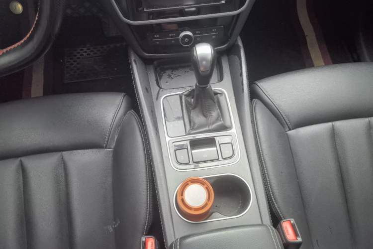 Used BYD Song MAX 2018 1.5T Automatic Smart Connect Elite Model with 6 Seats Gear Lever
