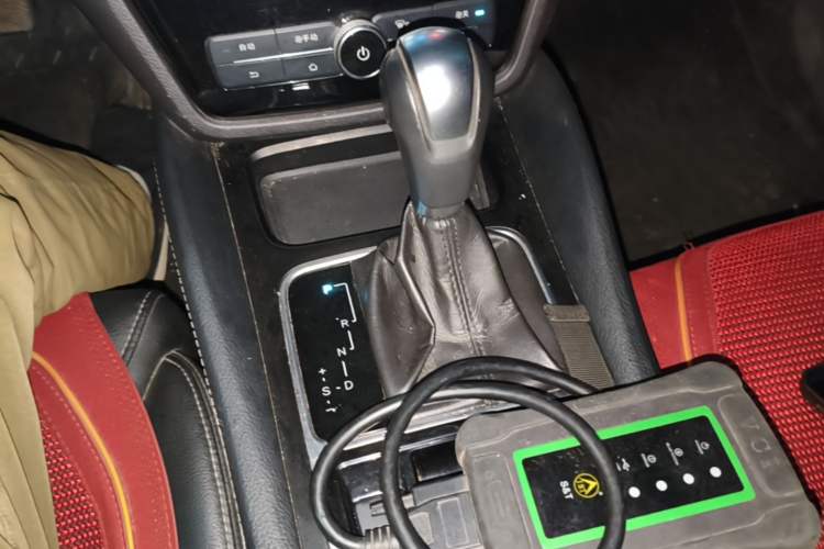 Used BYD Song MAX 2018 1.5T Automatic Smart Connect Elite Model with 6 Seats Gear Lever