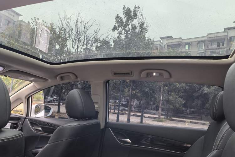 Used BYD Song MAX 2018 1.5T Automatic Smart Connect Elite Model with 6 Seats Headliner