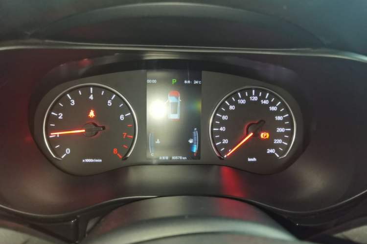 Used BYD Song MAX 2018 1.5T Automatic Smart Connect Elite Model with 6 Seats Instrument Cluster