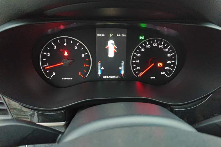 Used BYD Song MAX 2018 1.5T Automatic Smart Connect Luxury 6-Seater Instrument Cluster