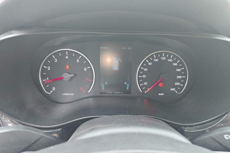 Used BYD Song MAX 2018 1.5T Manual Smart Connect Luxury 6-Seater Instrument Cluster