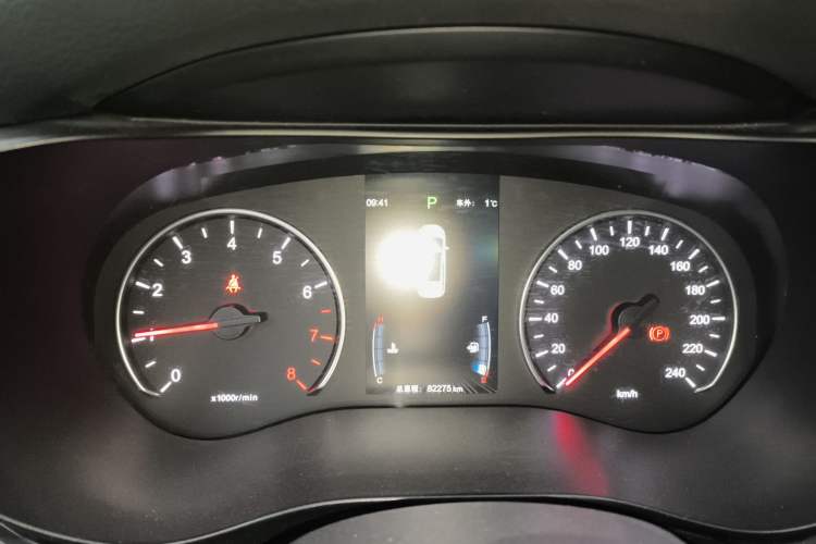 Used BYD Song MAX 2018 1.5T Automatic Smart Connect Elite Model with 6 Seats Instrument Cluster