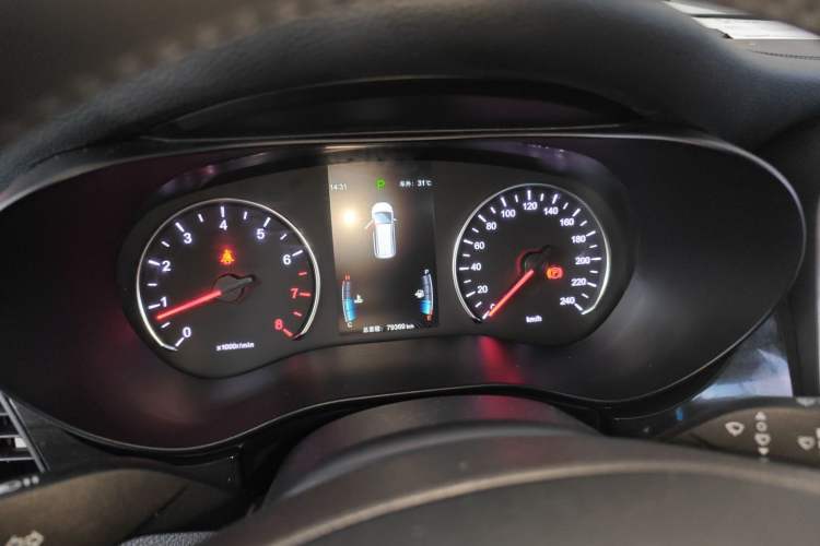 Used BYD Song MAX 2018 1.5T Automatic Smart Connect Luxury 6-Seater Instrument Cluster