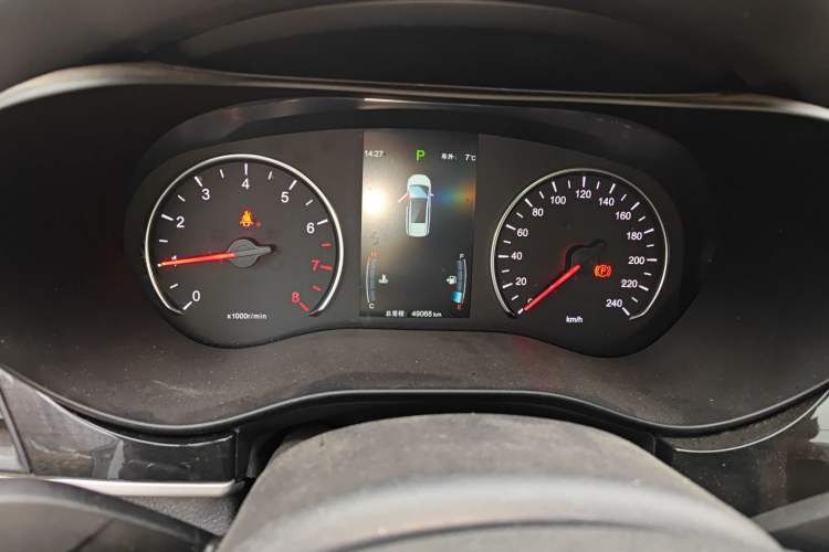 Used BYD Song MAX 2018 1.5T Automatic Smart Connect Elite Model with 6 Seats Instrument Cluster