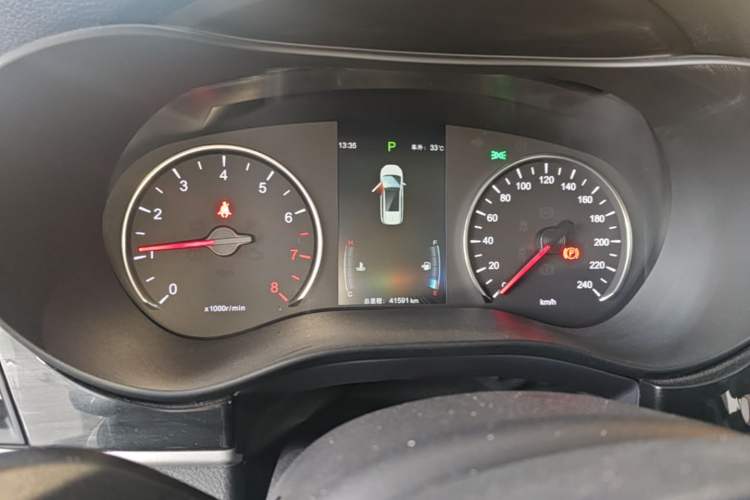 Used BYD Song MAX 2018 1.5T Automatic Smart Connect Luxury 6-Seater Instrument Cluster