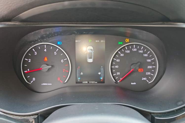 Used BYD Song MAX 2018 1.5T Automatic Smart Connect Luxury 6-Seater Instrument Cluster