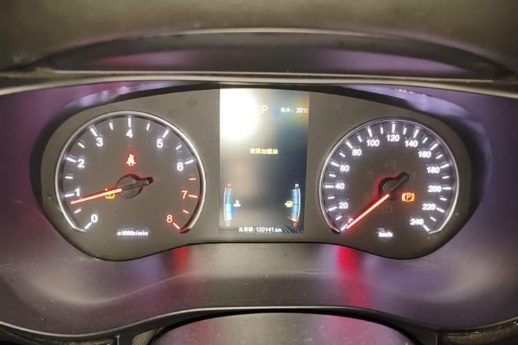 Used BYD Song MAX 2018 1.5T Automatic Smart Connect Elite Model with 6 Seats Instrument Cluster