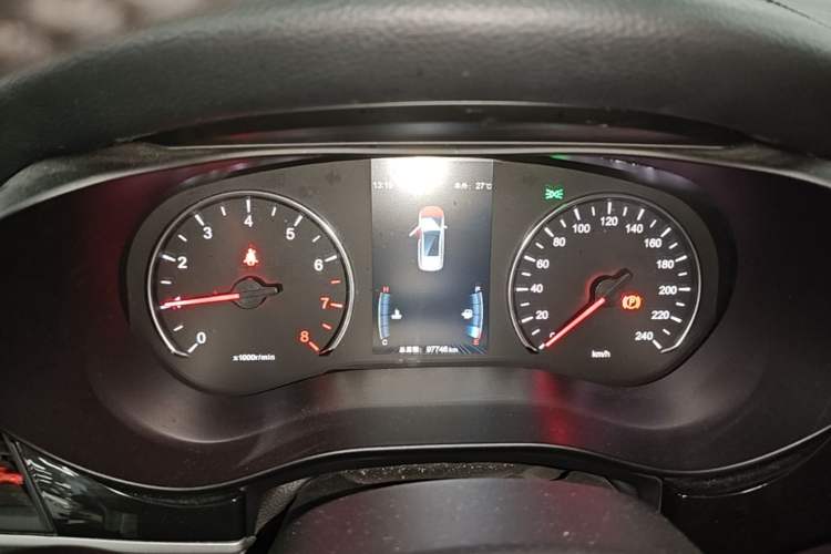 Used BYD Song MAX 2018 1.5T Automatic Smart Connect Elite Model with 6 Seats Instrument Cluster