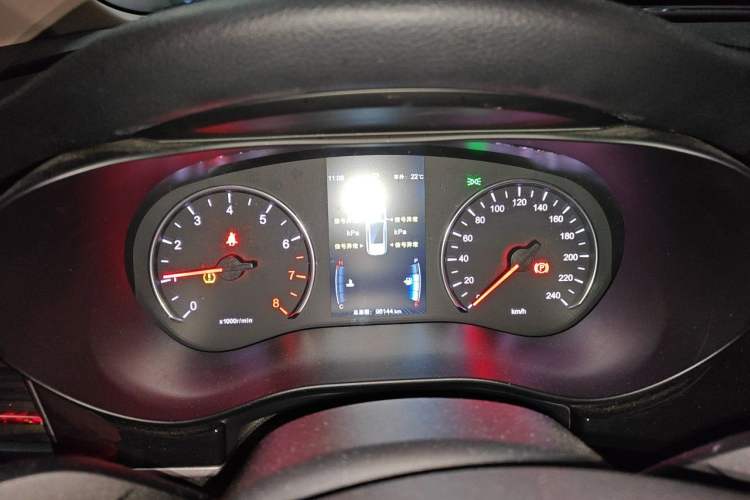 Used BYD Song MAX 2018 1.5T Automatic Smart Connect Elite Model with 6 Seats Instrument Cluster