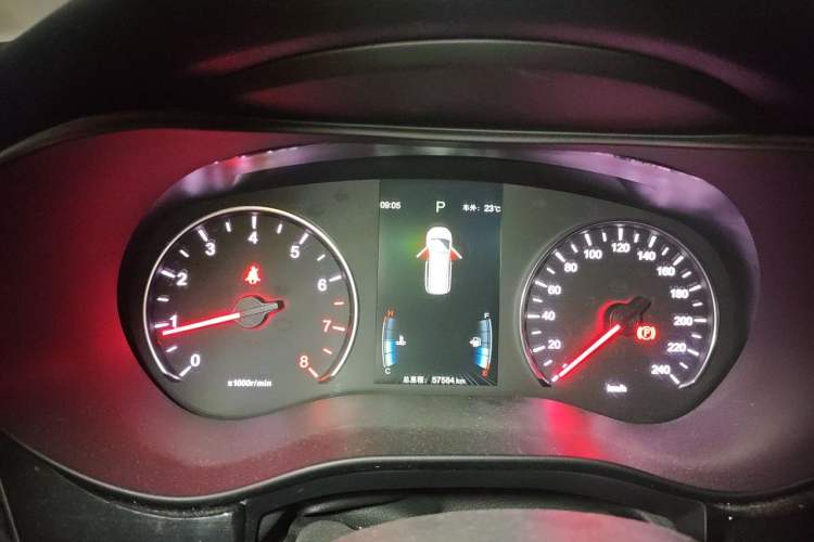 Used BYD Song MAX 2018 1.5T Automatic Smart Connect Luxury 6-Seater Instrument Cluster