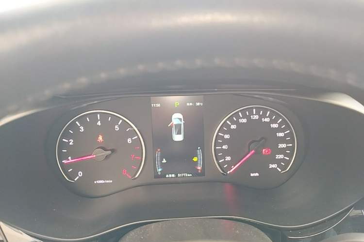 Used BYD Song MAX 2018 1.5T Automatic Smart Connect Elite Model with 6 Seats Instrument Cluster