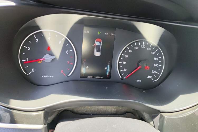 Used BYD Song MAX 2018 1.5T Automatic Smart Connect Elite Model with 6 Seats Instrument Cluster