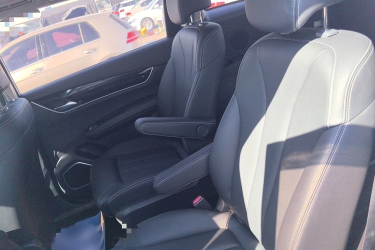 Used BYD Song MAX 2018 1.5T Manual Comfort 6-Seater Interior 1