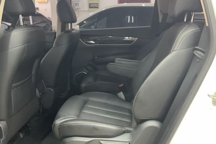 Used BYD Song MAX 2018 1.5T Automatic Smart Connect Elite Model with 6 Seats Interior 1