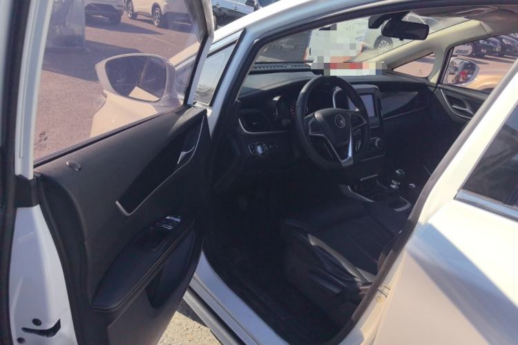 Used BYD Song MAX 2018 1.5T Manual Comfort 6-Seater Interior 2