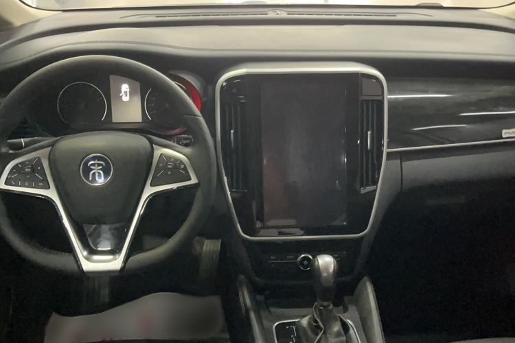 Used BYD Song MAX 2018 1.5T Automatic Smart Connect Elite Model with 6 Seats Interior 2
