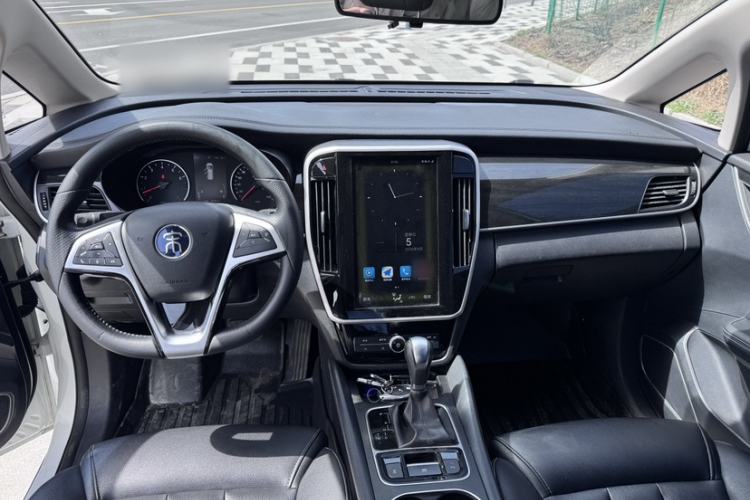 Used BYD Song MAX 2018 1.5T Automatic Smart Connect Luxury 6-Seater Interior 2