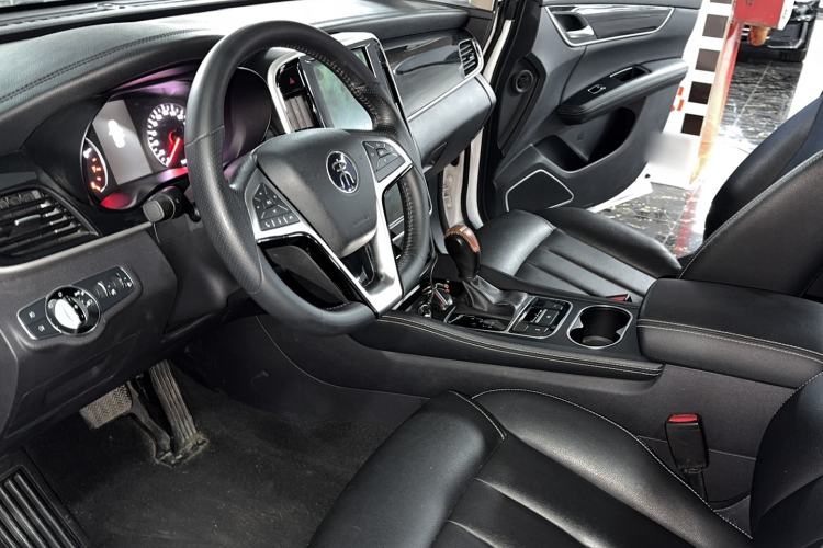 Used BYD Song MAX 2018 1.5T Automatic Smart Connect Luxury 6-Seater Interior 2