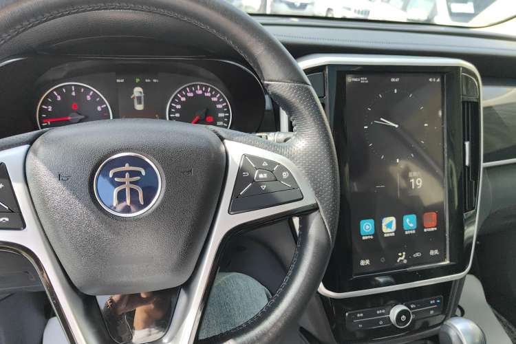 Used BYD Song MAX 2018 1.5T Automatic Smart Connect Elite Model with 6 Seats Interior 3