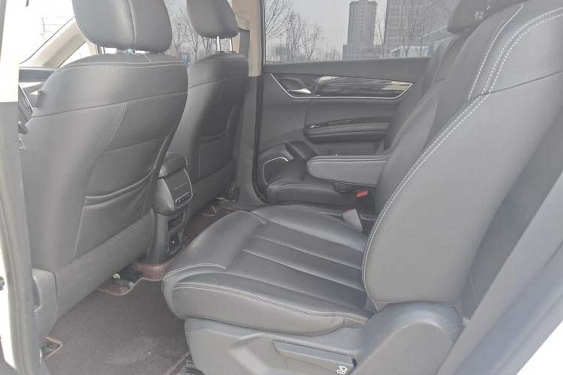 Used BYD Song MAX 2018 1.5T Automatic Smart Connect Luxury 6-Seater Interior 3