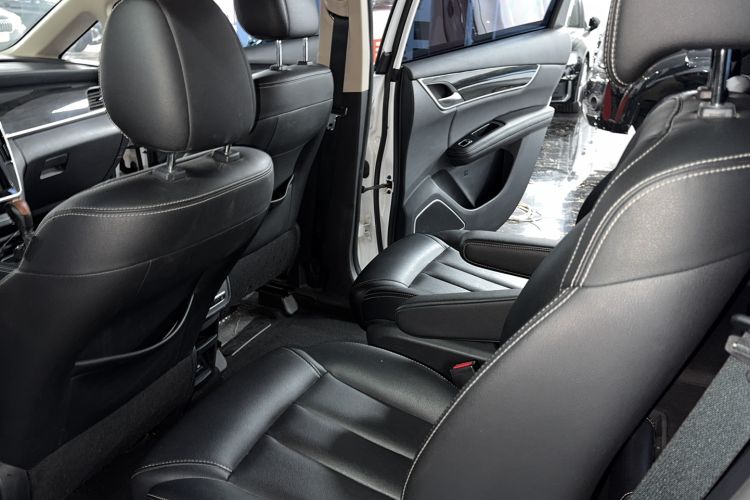 Used BYD Song MAX 2018 1.5T Automatic Smart Connect Luxury 6-Seater Interior 3