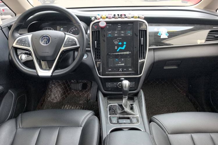 Used BYD Song MAX 2018 1.5T Automatic Smart Connect Elite Model with 6 Seats Interior 4