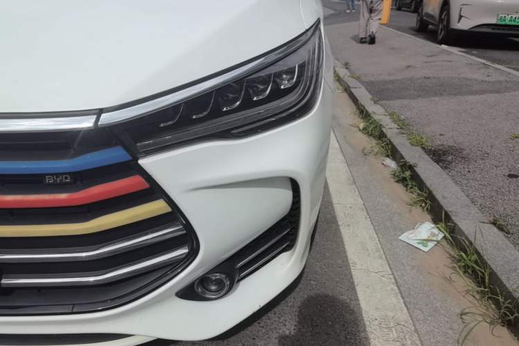 Used BYD Song MAX 2018 1.5T Automatic Smart Connect Elite Model with 6 Seats Left Front Headlight
