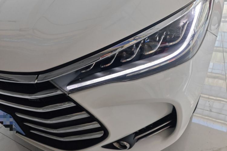 Used BYD Song MAX 2018 1.5T Automatic Smart Connect Luxury 6-Seater Left Front Headlight