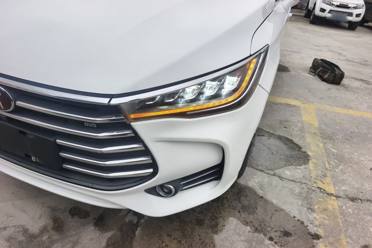Used BYD Song MAX 2018 1.5T Automatic Smart Connect Elite Model with 6 Seats Left Front Headlight