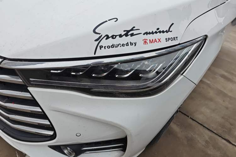 Used BYD Song MAX 2018 1.5T Automatic Smart Connect Elite Model with 6 Seats Left Front Headlight