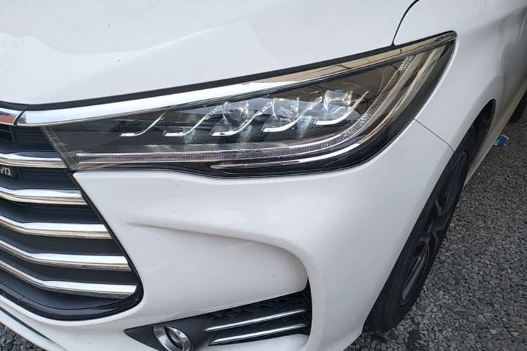Used BYD Song MAX 2018 1.5T Automatic Smart Connect Elite Model with 6 Seats Left Front Headlight